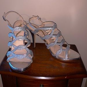 Nina size 10 silver sparkle shoe open toe 3in heel